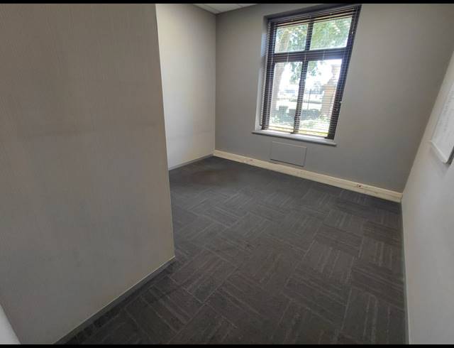 535M² OFFICE TO LET IN MAGALIESSIG